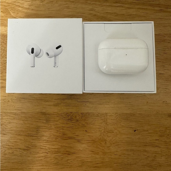 Apple AirPods Pro 1st Gen